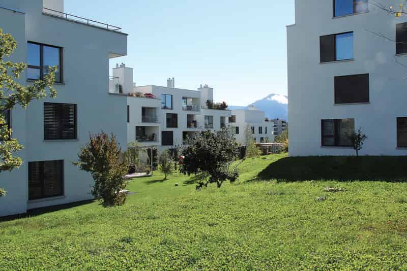 Wohnüberbauung Aussenansicht mit Umgebung